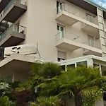 Santiago 3* リド・ディ・イエゾロ